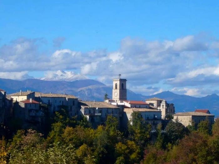 Casa con 5 locali in vendita in Roccamorice