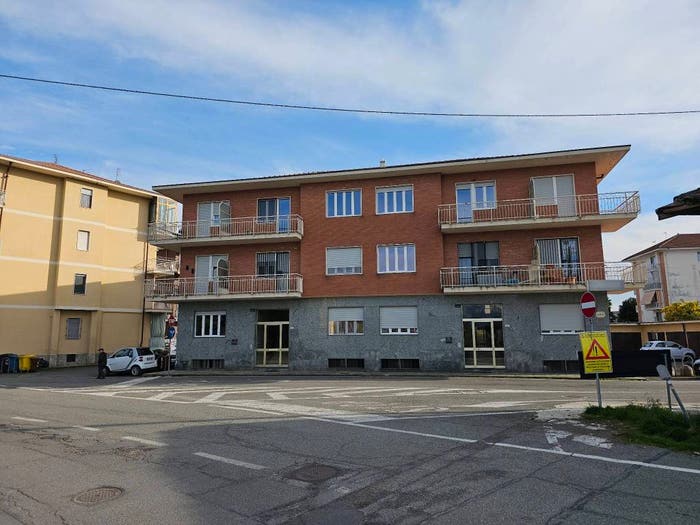 Appartamento trilocale in vendita in Via Caselle, Centro, Leinì