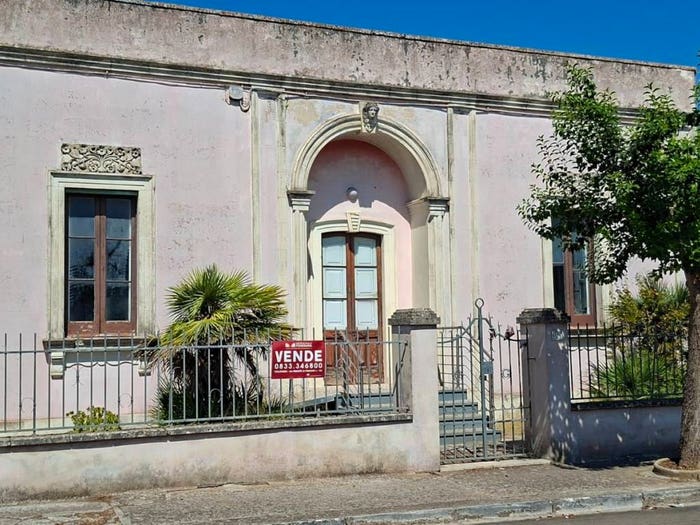 Casa quadrilocale in vendita in Via Roma, Collepasso