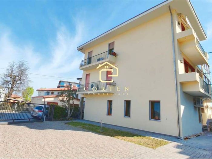 Appartamento con 6 locali in vendita in Fiesso d'Artico