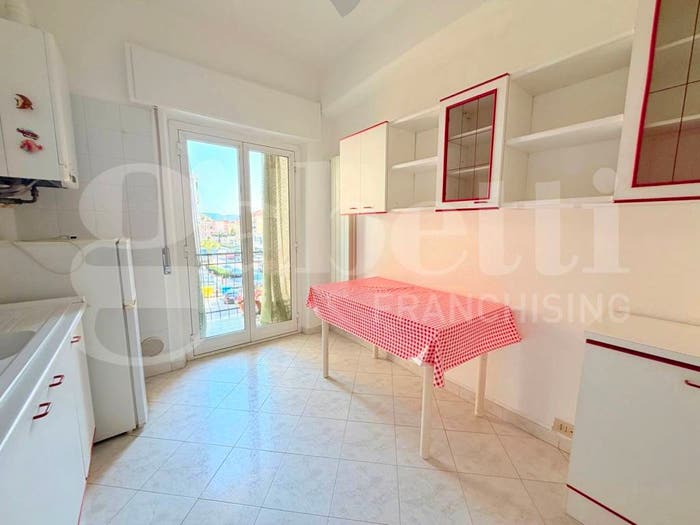 Appartamento quadrilocale in vendita in Via Aurelia, Centro, Loano