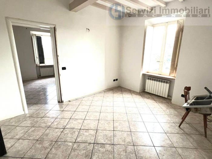 Appartamento trilocale in vendita in Via Roma, Centro, Podenzano
