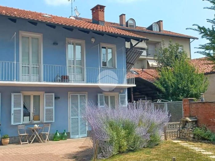 Casa quadrilocale in vendita in Via Michele Schina, Centro, Carignano