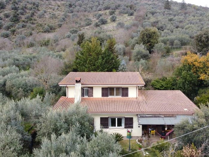 Casa con 6 locali in vendita in Via Provinciale Per Ferentino, Fumone