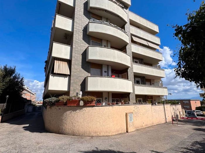 Appartamento quadrilocale in vendita in Via Calcare, Centro, Nettuno