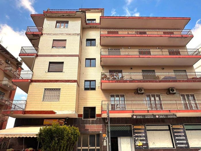Appartamento con 6 locali in vendita in Via Mario Sena, Centro, Maddaloni