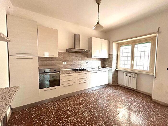 Appartamento quadrilocale in vendita in Via Amilcare Paolucci, Cesano, Roma
