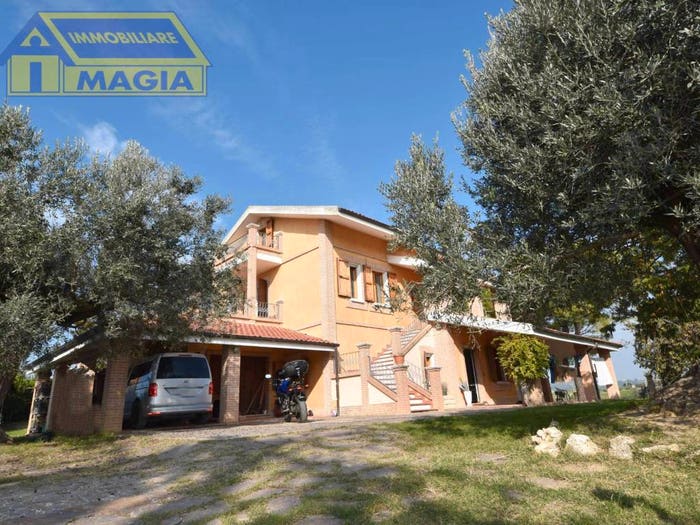 Casa con 6 locali in vendita in httpsmapsappgooglvZUNGYjyJHDYdqi, Acquaviva Picena