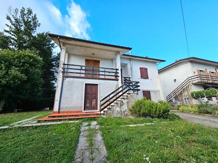 Casa con 6 locali in vendita in Via Poggio Momigno, Femminamorta, Marliana