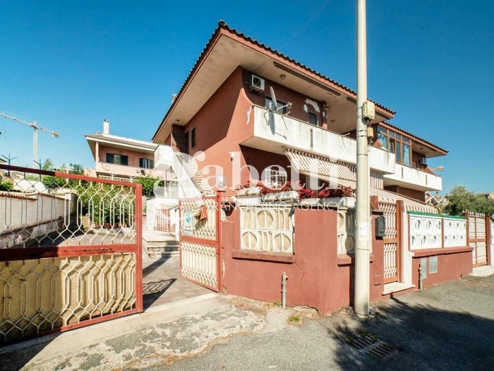 Appartamento quadrilocale in vendita in Via Mar Rosso, Torvaianica Alta, Pomezia