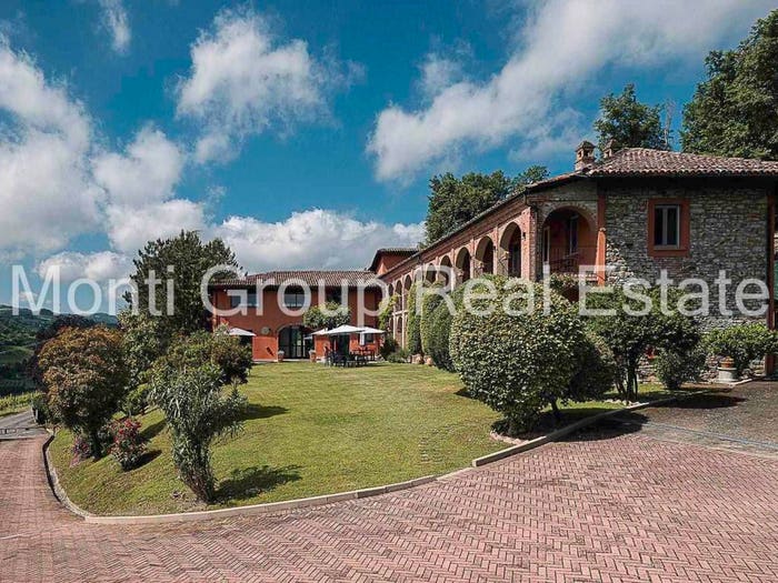 Casa con 6 locali in vendita in Monastero Bormida