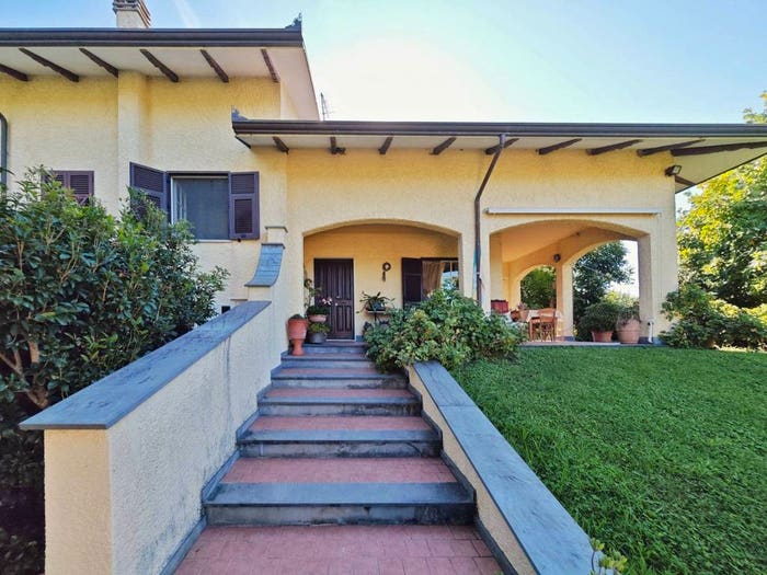 Casa con 6 locali in vendita in Via Forano, Ameglia