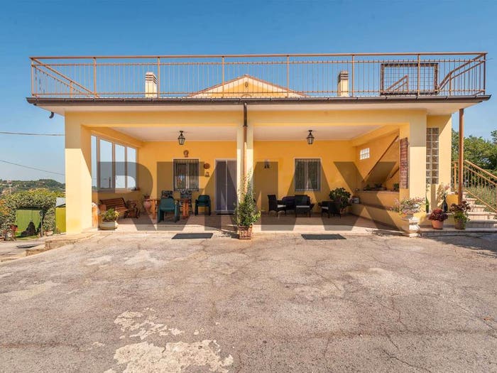 Casa quadrilocale in vendita in via alvareto, Cupramontana