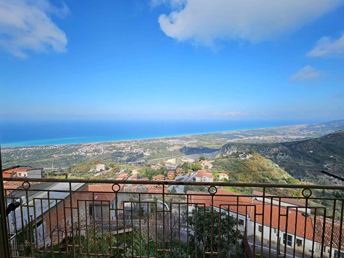 Appartamento trilocale in vendita in Via Sant'Antonio, San Marco D'Alunzio