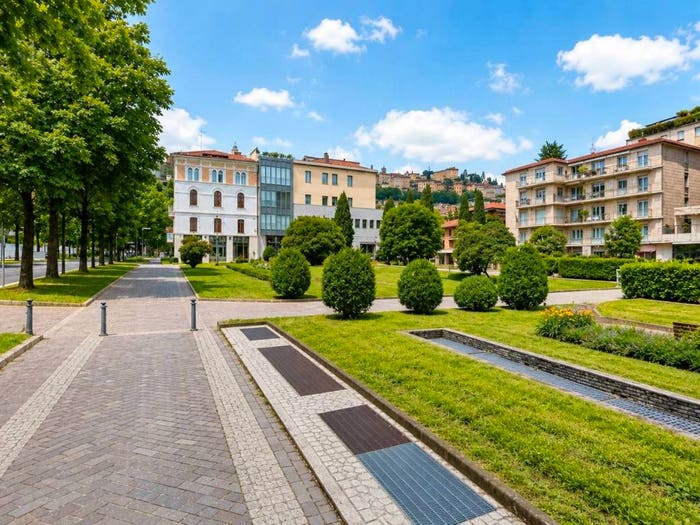 Appartamento quadrilocale in vendita in Via Antonio Locatelli, Centro, Bergamo
