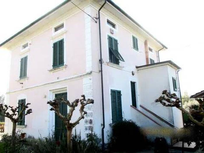 Casa con 6 locali in vendita in Via Martiri Della Libertà, Orentano, Castelfranco di Sotto