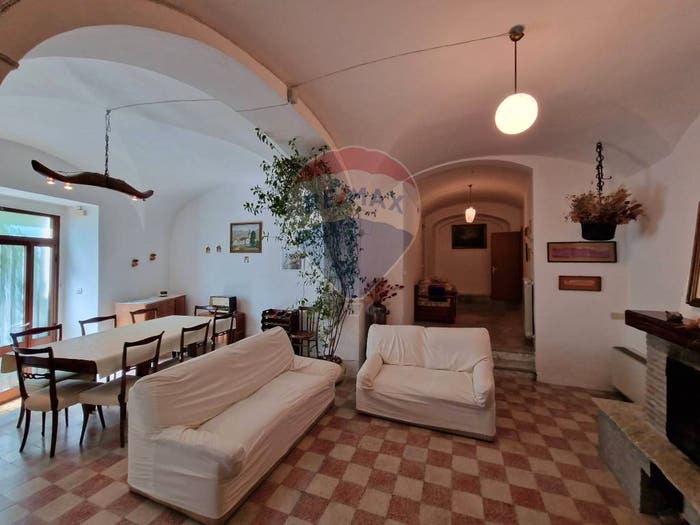Appartamento quadrilocale in vendita in Via Salita San Rocco, Barrea