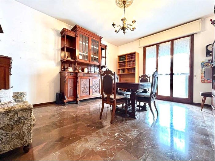 Appartamento con 5 locali in vendita in Piazza Dei Poeti, Centro, Castel San Pietro Terme