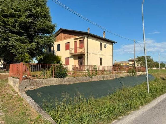 Casa quadrilocale in vendita in Via Lovara di Campigo, Castelfranco Veneto