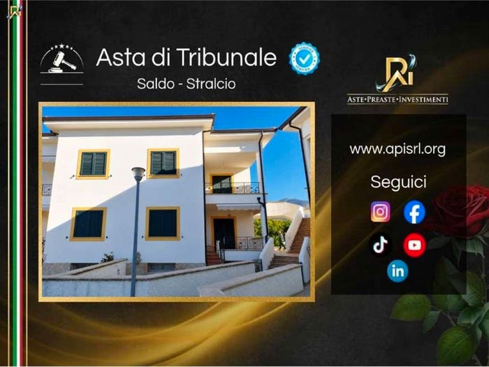 Appartamento quadrilocale in vendita in Via Ruffilli, San Nicola Arcella