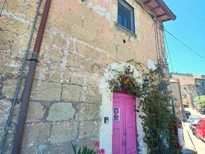 Appartamento monolocale in vendita in Pzza Roma, Calcata