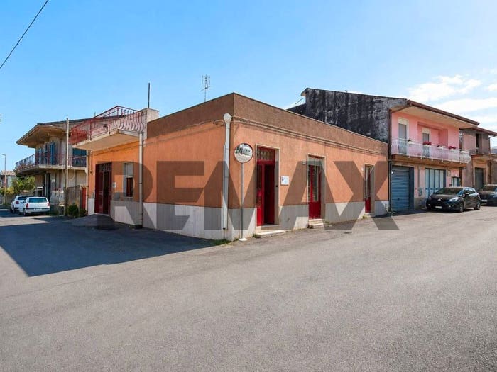 Casa con 6 locali in vendita in Via Palermo, Centro, Belpasso