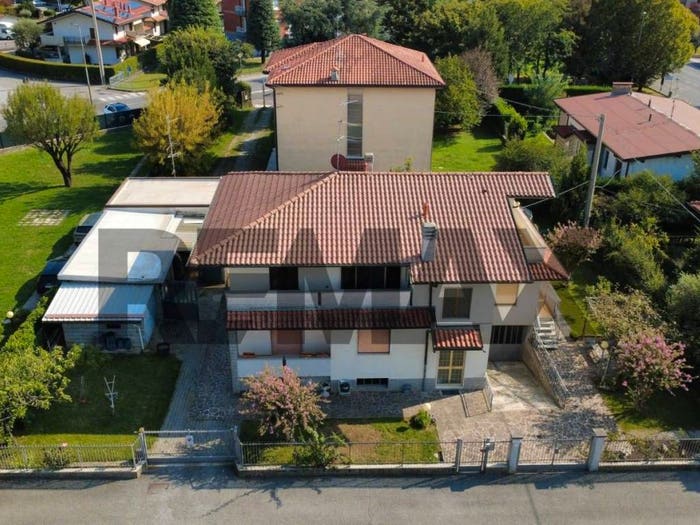 Casa con 6 locali in vendita in via trieste, Centro, Bonate Sopra