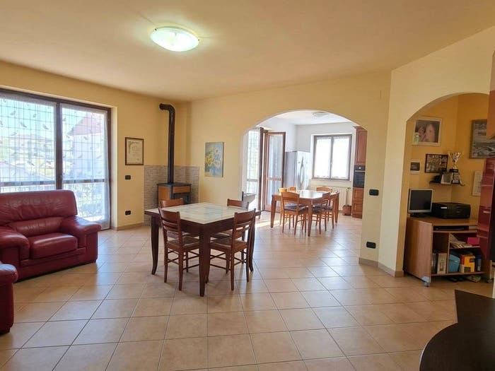 Appartamento trilocale in vendita in Via Settembre, Borgonovo, Neive