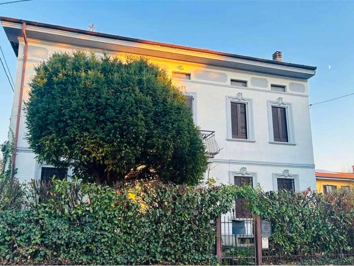 Casa con 6 locali in vendita in VIA VITTORIO VENETO, Centro, Cislago