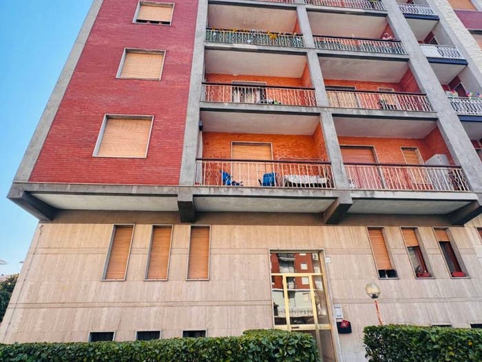 Appartamento trilocale in vendita in Via Giovanni Pascoli, Centro, Bra