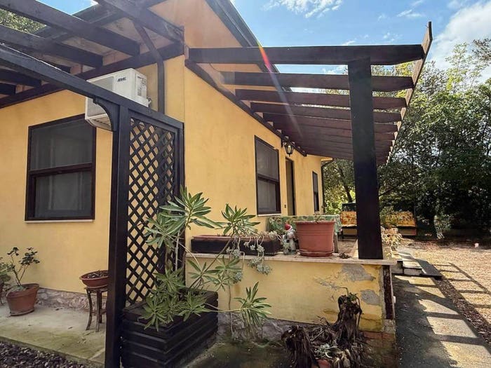 Casa quadrilocale in vendita in Bettona