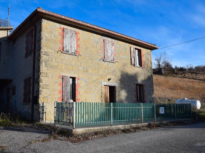 Casa con 6 locali in vendita in Strada per Miratoio, Pennabilli