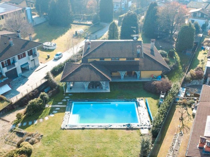 Casa con 5 locali in vendita in Via C Battisti, Centro, Invorio