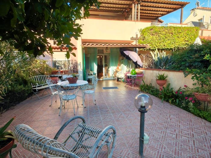 Casa con 5 locali in vendita in Via Silvio Bonfante, Centro, Albenga