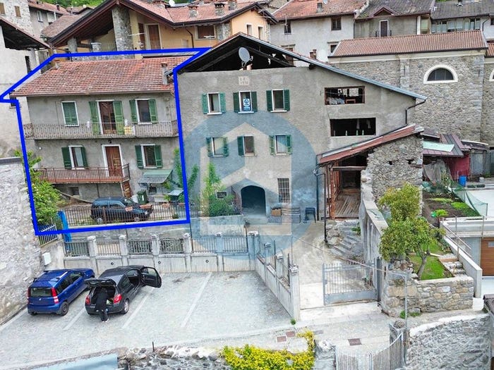 Casa trilocale in vendita in Via Maestro Pietro Branchi, Centro, Sonico