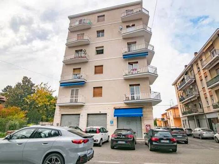 Appartamento trilocale in vendita in Via Caderose, Centro, Broni