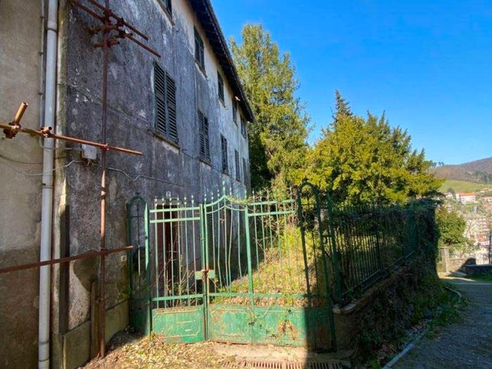 Casa con 6 locali in vendita in Via Podestà, Centro, Masone