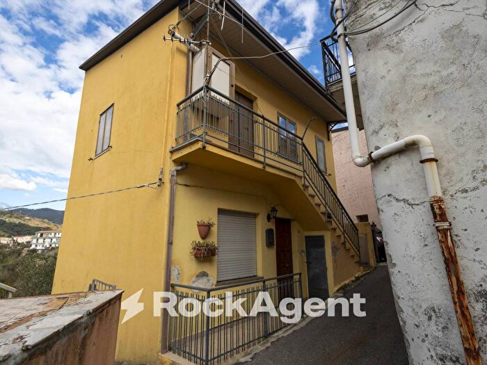 Casa trilocale in vendita in Via Gregorio Lamanna, Pontegrande Sant'Elia, Catanzaro