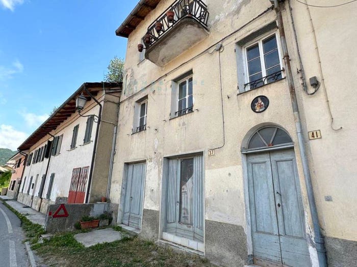 Appartamento bilocale in vendita in Via Giovanni Battista Pera, Centro, Calizzano