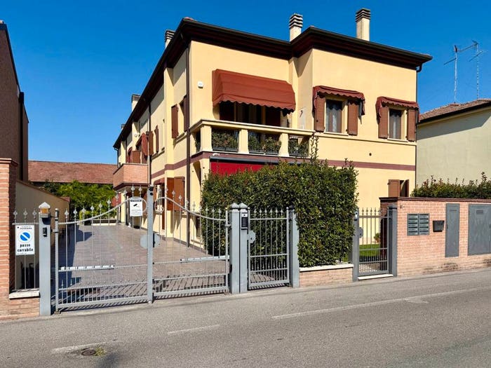 Appartamento quadrilocale in vendita in Via Pomposa, Ferrara