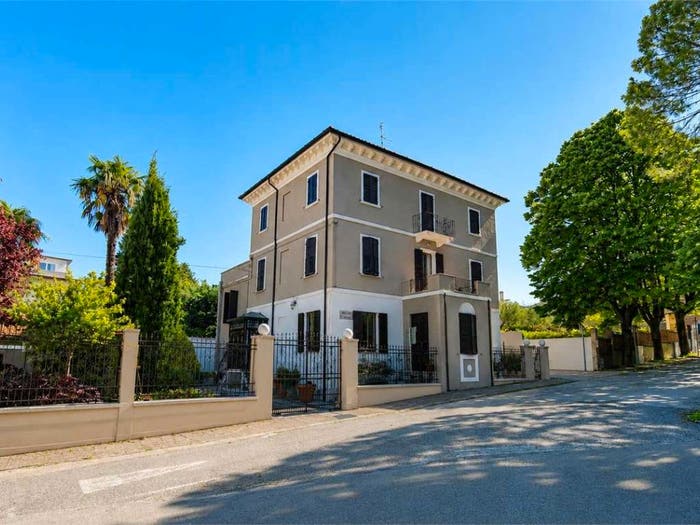 Casa con 6 locali in vendita in Largo Marina, Centro, Ostra