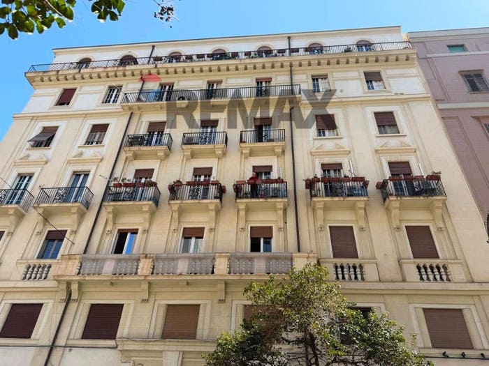 Appartamento con 6 locali in vendita in Via Malta, Kalsa, Palermo
