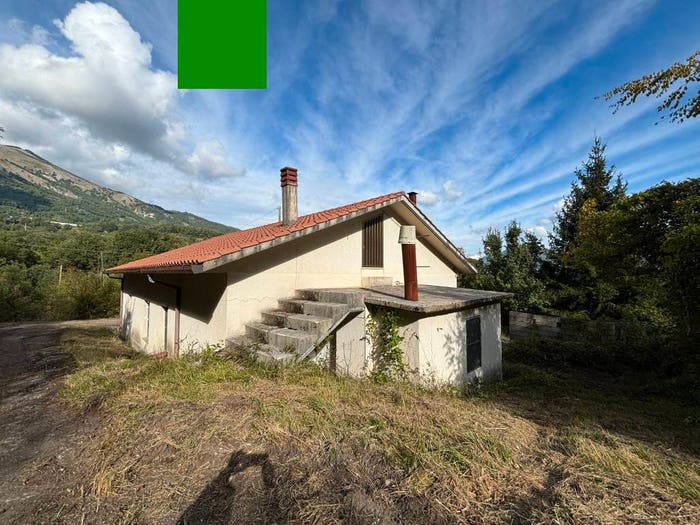 Casa con 6 locali in vendita in Via Santa Maria, Nemoli