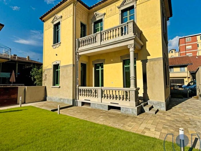 Casa con 6 locali in vendita in Via Dei Giardini, Centro Storico, Chieri