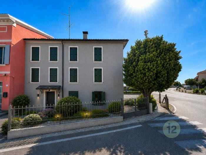 Appartamento quadrilocale in vendita in Via Roma, Centro, Medolla