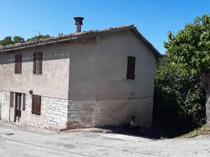 Casa monolocale in vendita in Località Casamontanara, Genga