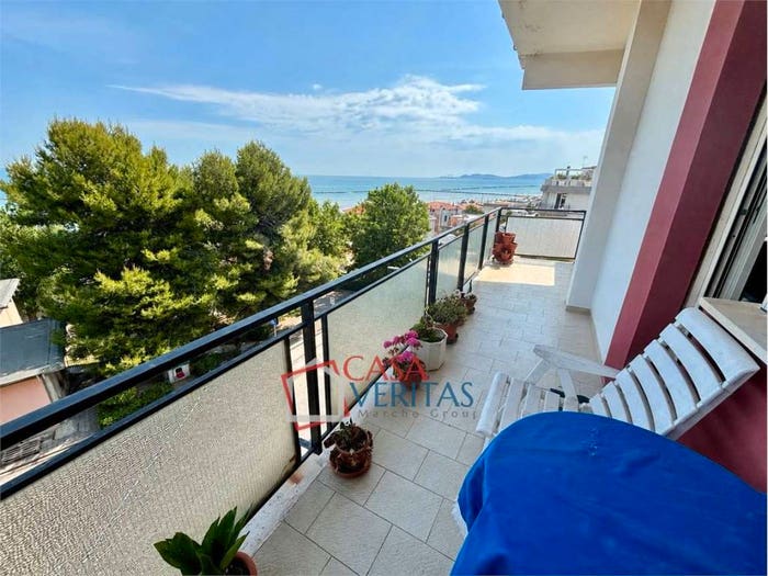 Appartamento quadrilocale in vendita in Centro, Falconara Marittima