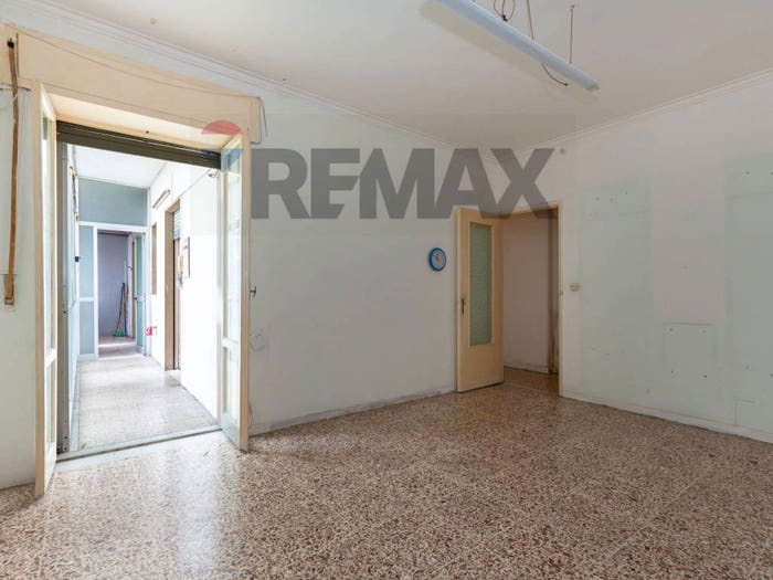 Appartamento con 5 locali in vendita in Via Timoleone, Picanello, Catania