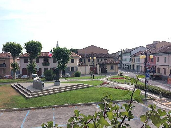 Appartamento trilocale in vendita in Via Madre Cabrini, Sant'Angelo Lodigiano