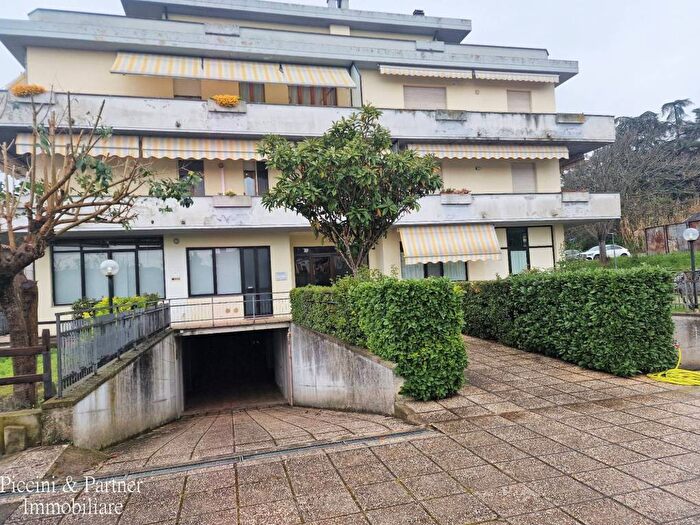 Appartamento quadrilocale in vendita in Via Ludovico Ariosto, Tavernelle, Panicale